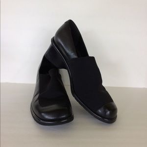 Ladies Leather Artiva Shoes